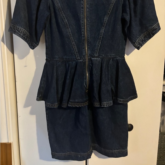 House of Harlow soft denim peplum dress size 4 never worn - Picture 3 of 5